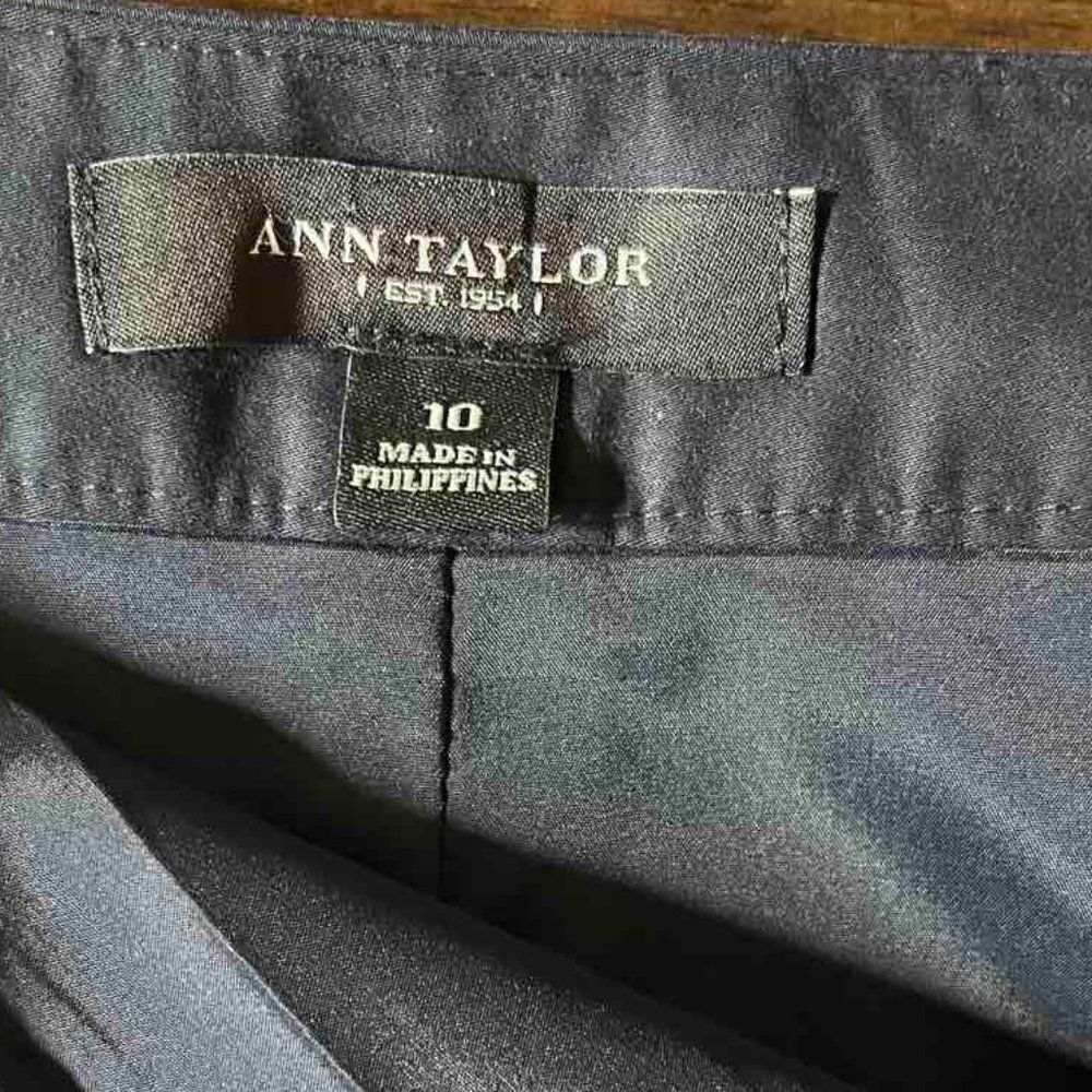 Ann Taylor Button Accent Pencil  Casual Career  Size 10 - Picture 2 of 7